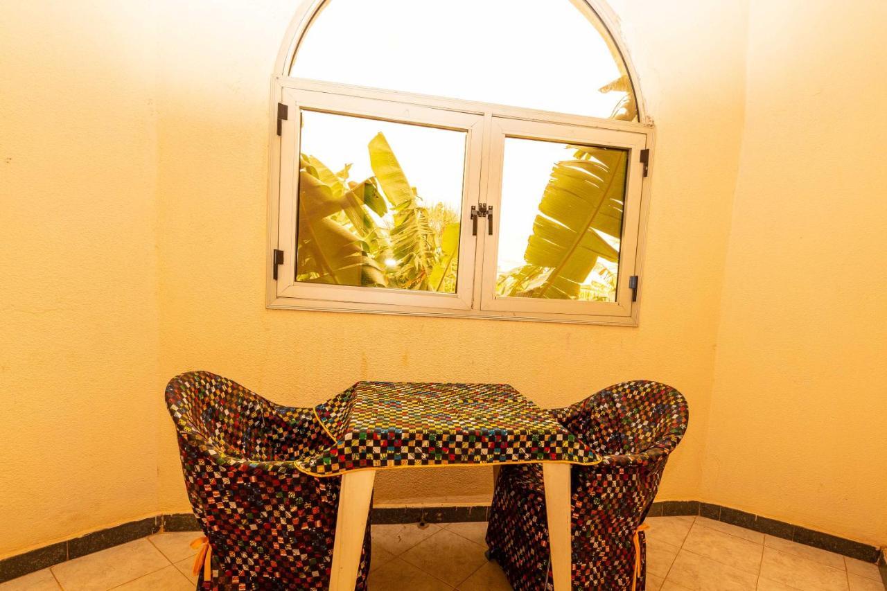 סאלי פורטודל Auberge Africa Thiossane מראה חיצוני תמונה