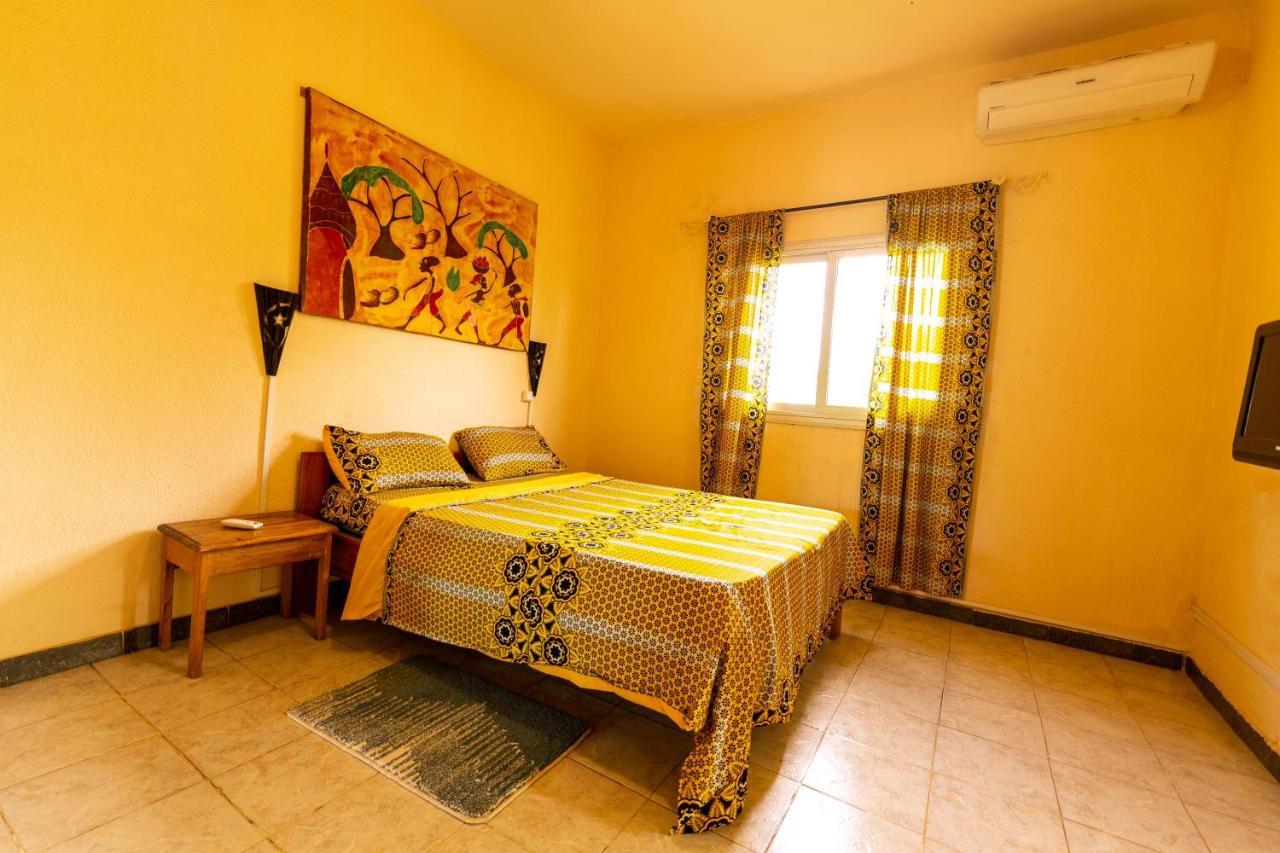 סאלי פורטודל Auberge Africa Thiossane מראה חיצוני תמונה