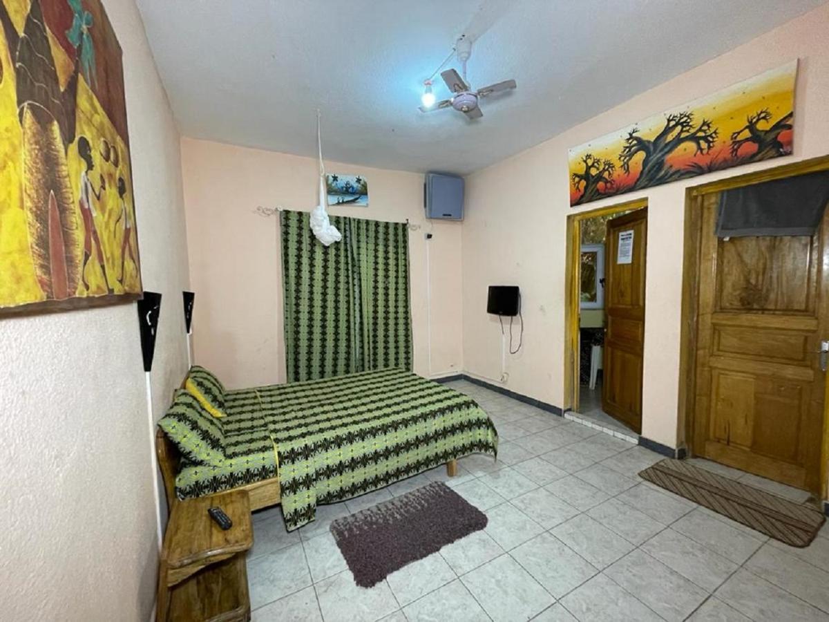 סאלי פורטודל Auberge Africa Thiossane מראה חיצוני תמונה