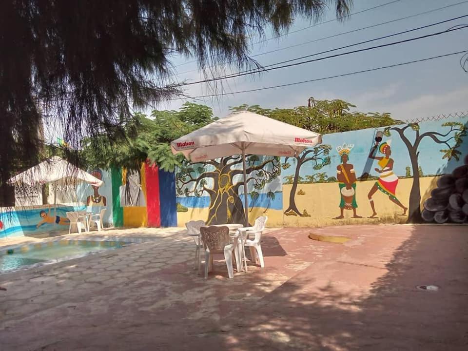 סאלי פורטודל Auberge Africa Thiossane מראה חיצוני תמונה