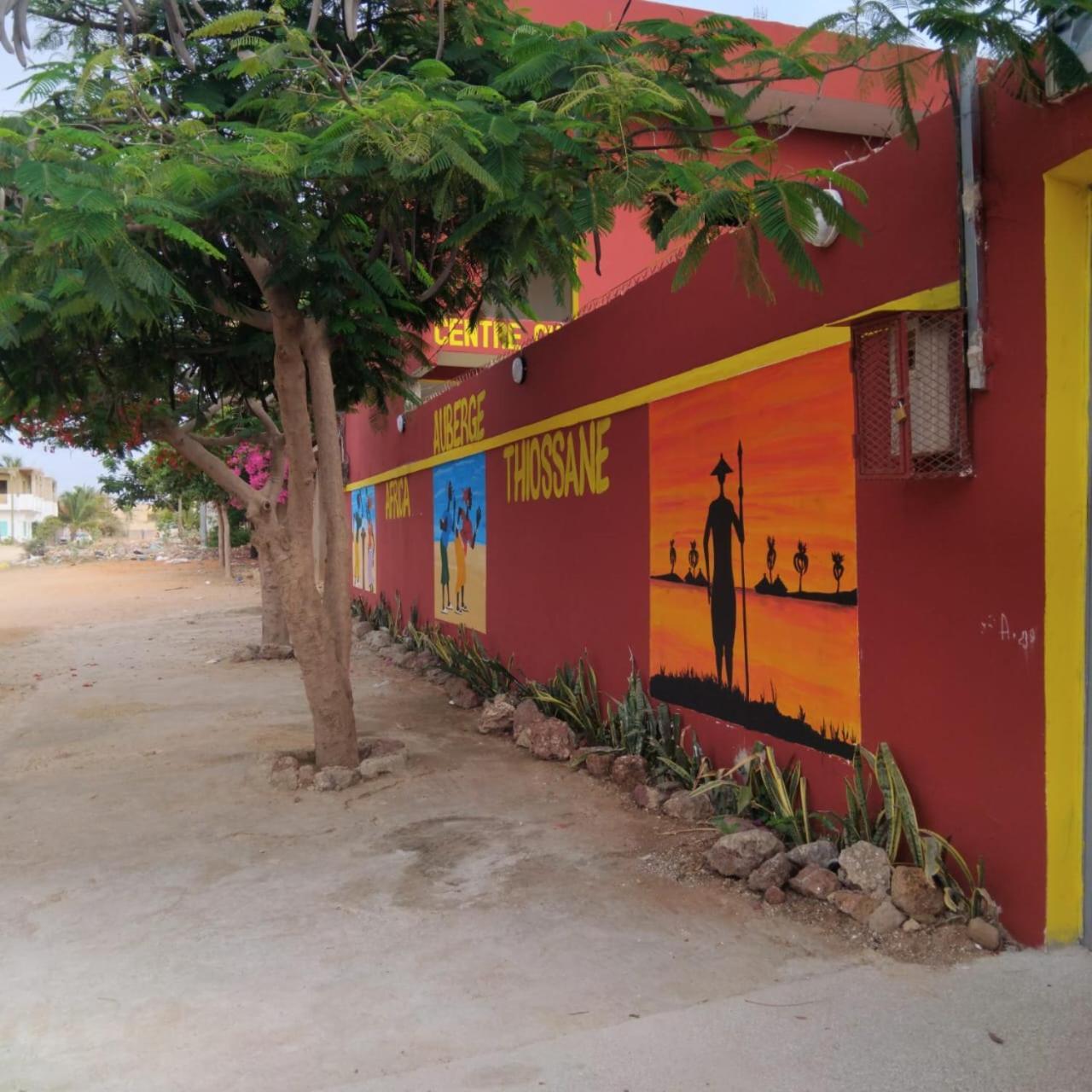 סאלי פורטודל Auberge Africa Thiossane מראה חיצוני תמונה