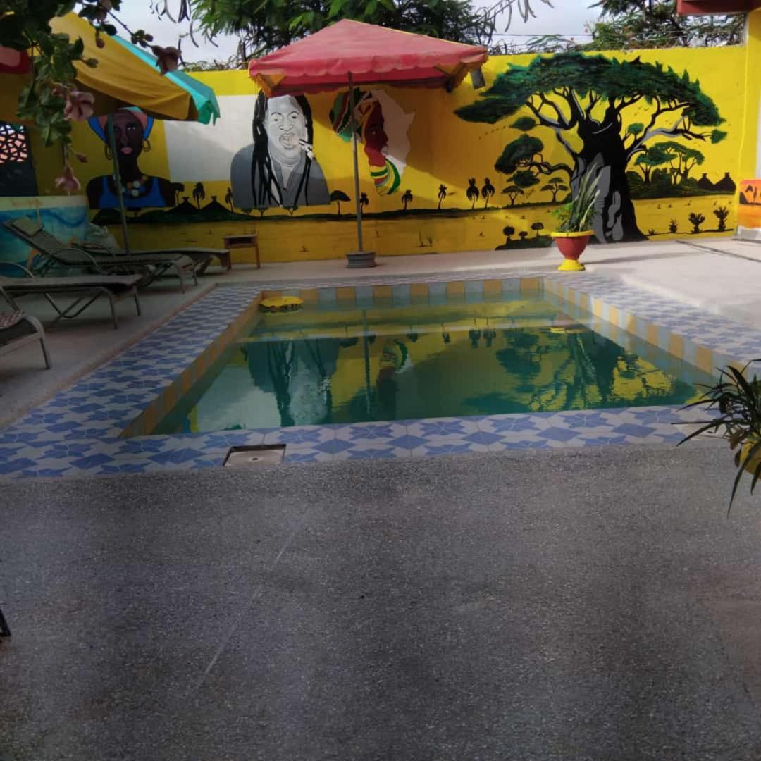 סאלי פורטודל Auberge Africa Thiossane מראה חיצוני תמונה